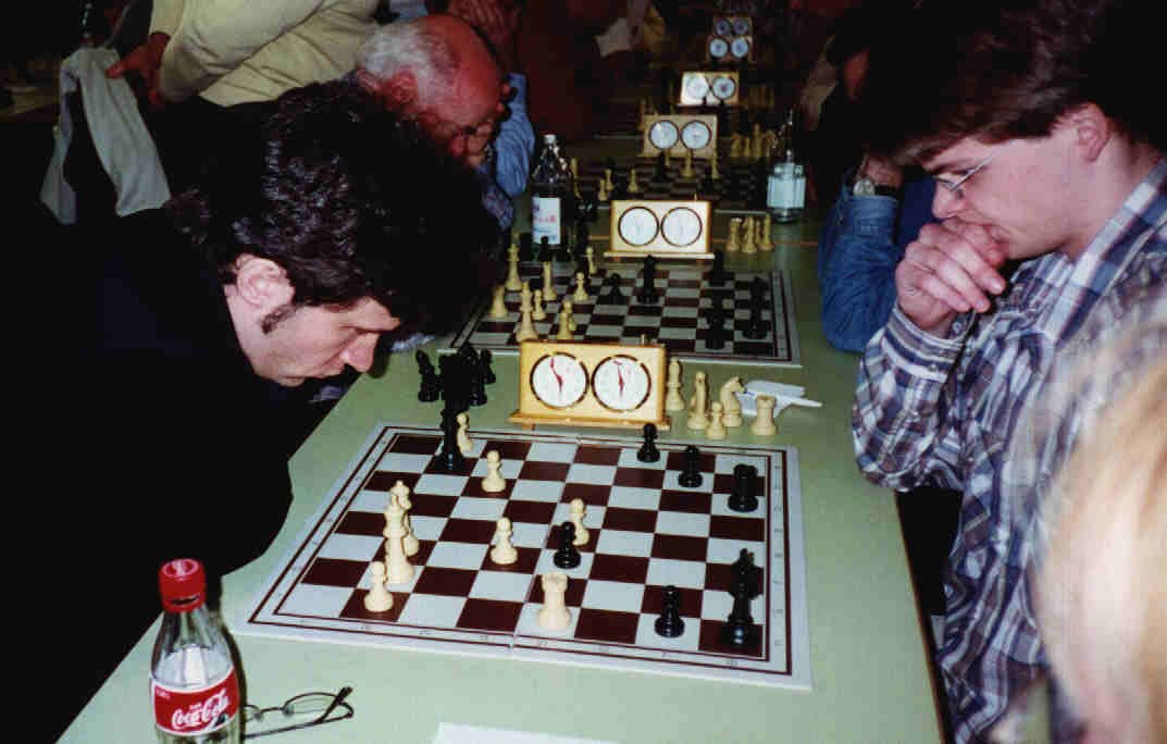 Frank Zeller am Schachbrett