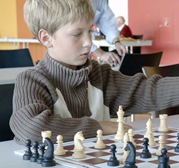 Junger Schachspieler bei der KJEM 2006