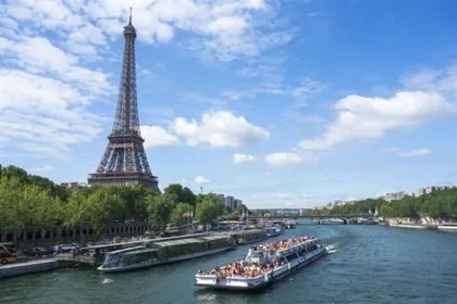 Bootsfahrt auf der Seine in Paris 2019